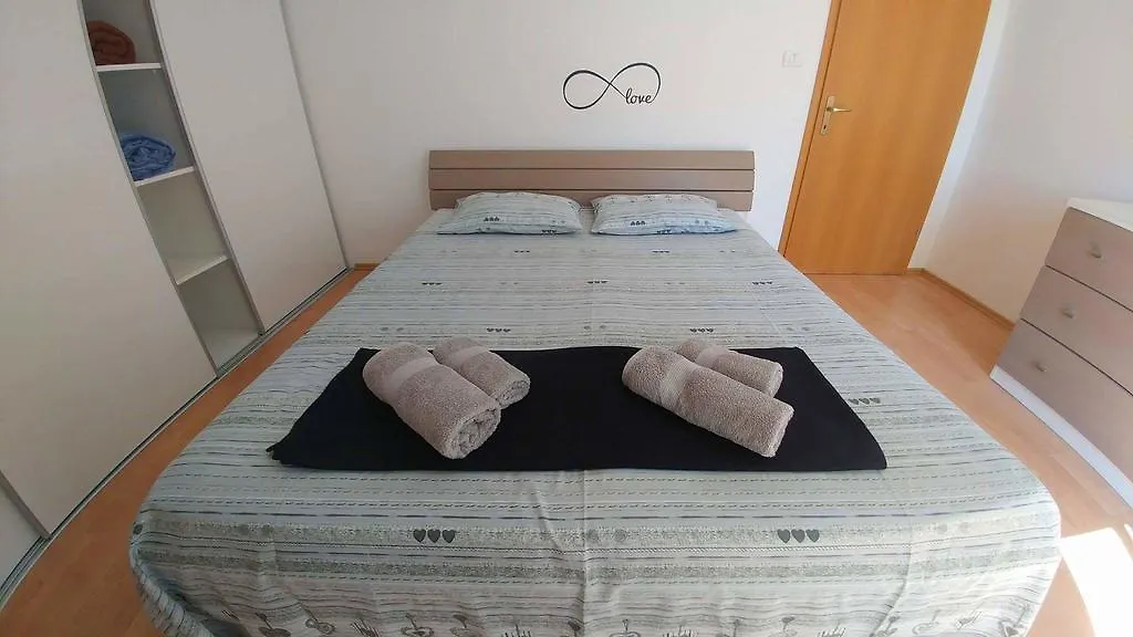 Apartment Kortina 布泽特